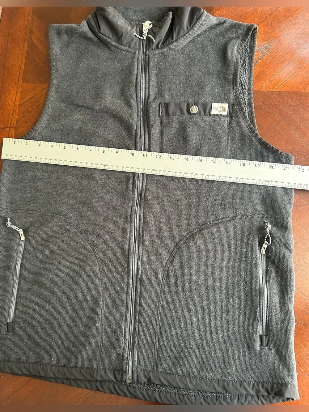 The North Face Men’s Charcoal Black Fleece Vest size L